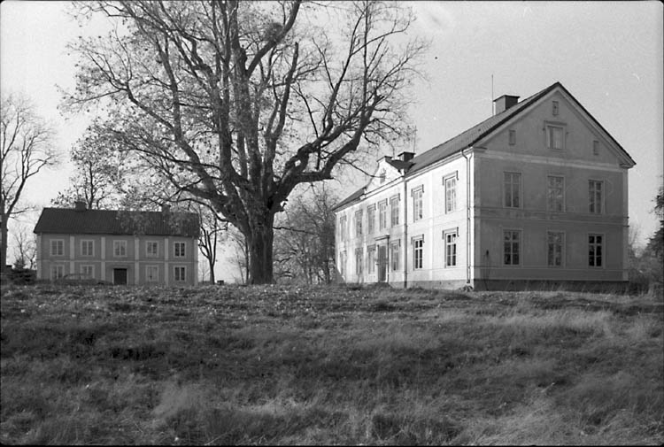 Händelö gård 1982. Ur Norrköpings stadsmuseums samlingar. Fotograf okänd