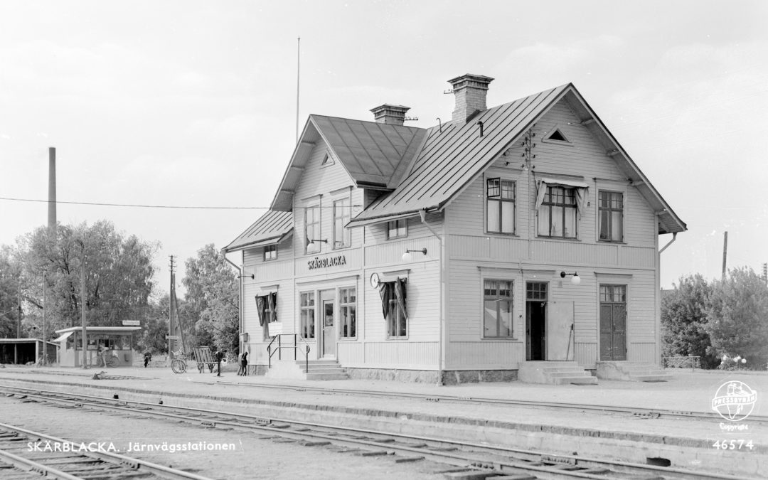 Skärblacka järnvägsstation omkring 1955. Okänd fotograf. Ur Järnvägsmuseets samlingar