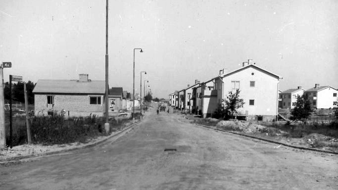 Djupsundsgatan omkring 1947. Okänd fotograf. Ur Norrköpings stadsarkivs samlingar