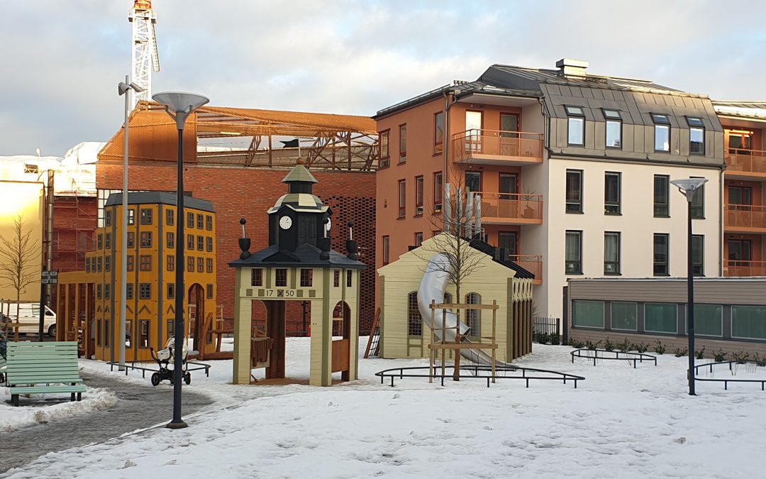 Lekplatsen i Mjölnareparken 2019. Foto: Peter Kristensson/Klingsbergs Förlag