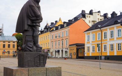 Staty av svensk slavhandlare under lupp i Norrköping