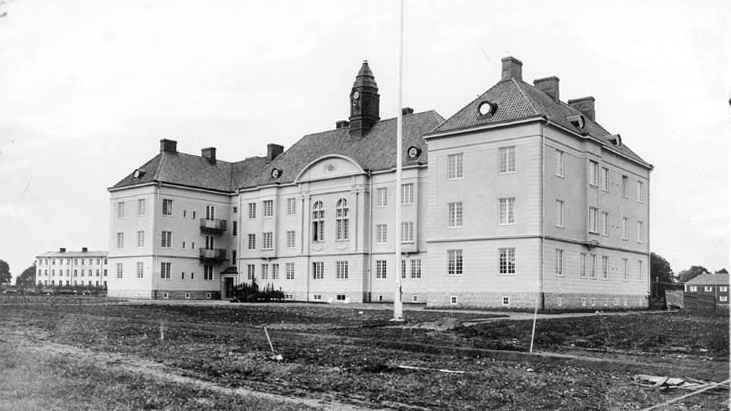 Blomska stiftelsen vid Norra Promenaden i kvarteret Renen vid invigningen 1919. Foto: Gustaf Lidberg. Ur Norrköpings stadsarkivs samlingar