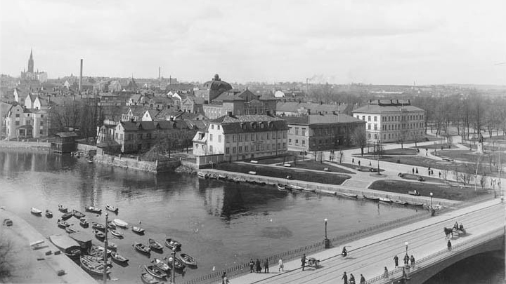 Kvarteret Enväldet vid Strömmen sett från Göta Terrass i nuvarande Grand hotell 1923. Foto: Gustaf Lidberg. Ur Norrköpings stadsarkivs samlingar