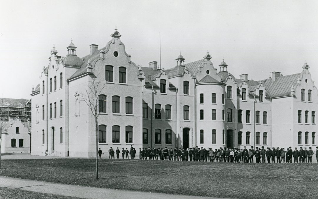 Gustaf Adolfsskolan i kvarteret Hästen. Okänd fotograf. Ur Norrköpings stadsarkivs samlingar