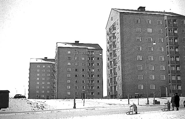Hyreshus på Sandbergsgatan i nuvarande kvarteret Kommunalrådet år 1952. Foto: Werngrens ateljé. Ur Norrköpings stadsmuseums samlingar