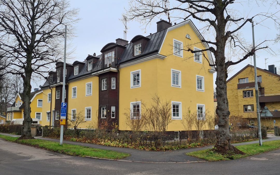 Flerbostadshus i kvarteret Bävern år 2020. Foto: Peter Kristensson/Klingsbergs Förlag