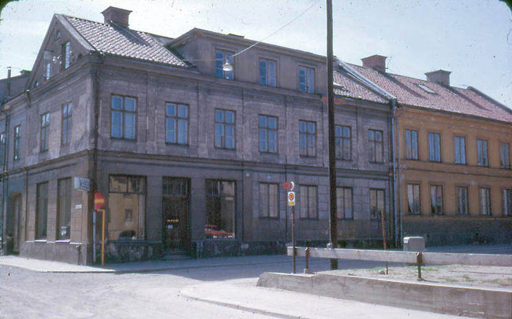 Korsningen av Generalsgatan och Knäppingsborgsgatan vid kvarteret Eken år 1969. Foto: Gustaf Östman. Ur Norrköpings stadsarkivs samlingar