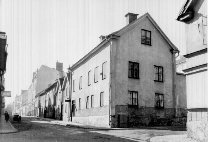 Smedjegatan 37 i kvarteret Karbinen på 1940-talet. Okänd fotograf. Ur Norrköpings stadsarkivs samlingar