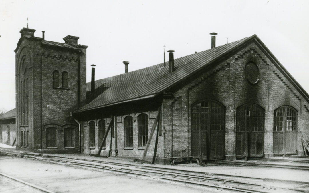 De gamla lokstallarna i kvarteret Växeln. Okänd fotograf. Ur fotosamlingen Gamle Swartzens Minnen, Norrköpings stadsarkiv