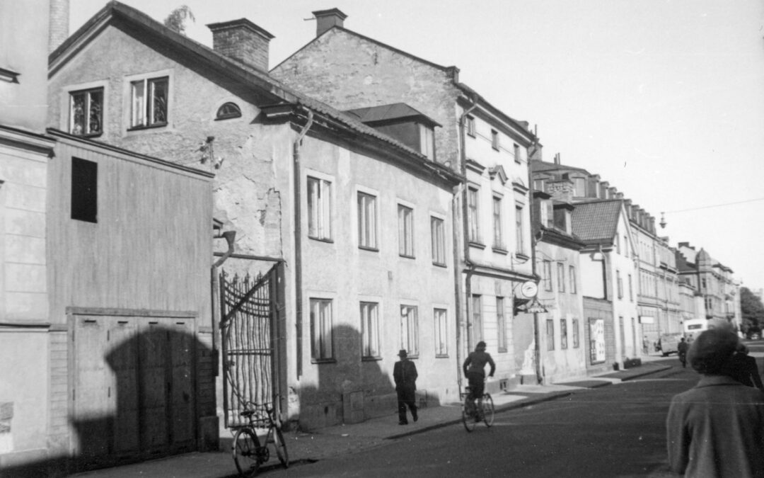 Repslagaregatan vid kvarteret Tunnan år 1953. Foto: Malmgren. Ur Östergötlands museums samlingar