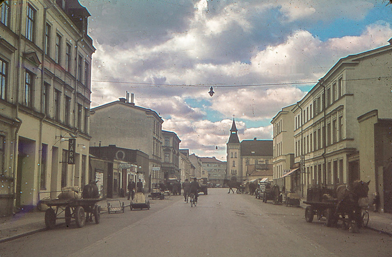 S:t Persgatan med kvarteret Stopet till höger år 1945. Foto: Gustaf Östman. Ur Norrköpings stadsarkivs samlingar