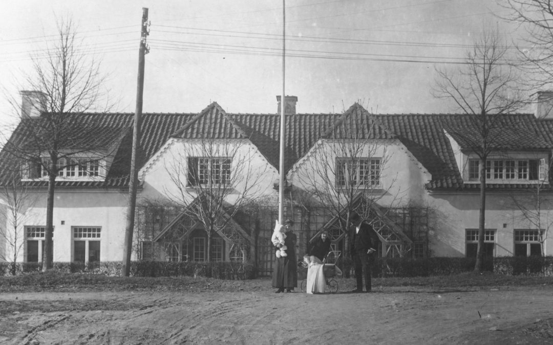 Villa Vesta på Kneippgatan 46-48 i kvarteret Ålen år 1916. Ur Östergötlands museums samlingar