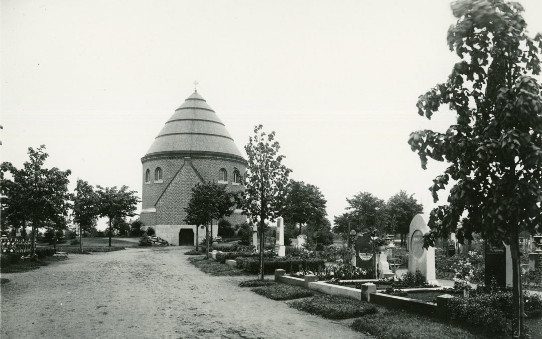 Kapellet på Norra begravningsplatsen år 1924. Foto: Gustaf Lidberg. Ur Norrköpings stadsarkivs samlingar